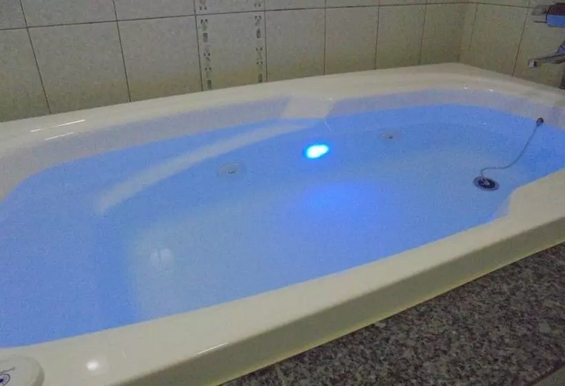 ホテル Moulin Rouge   Adults Only