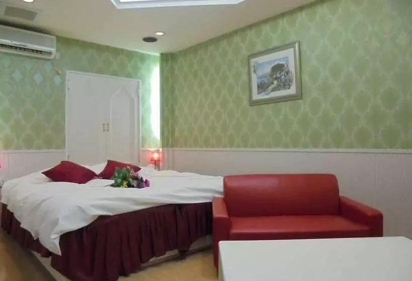 ホテル Moulin Rouge   Adults Only