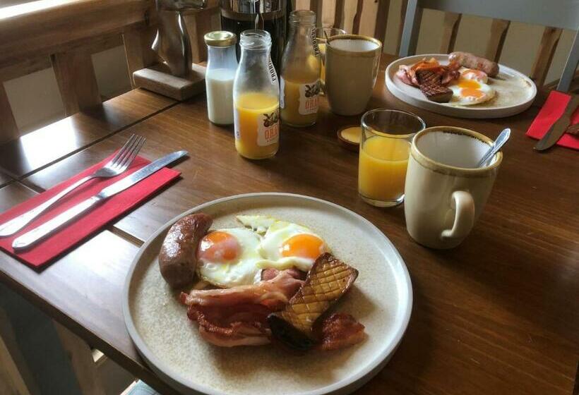 فندق The Plough Inn