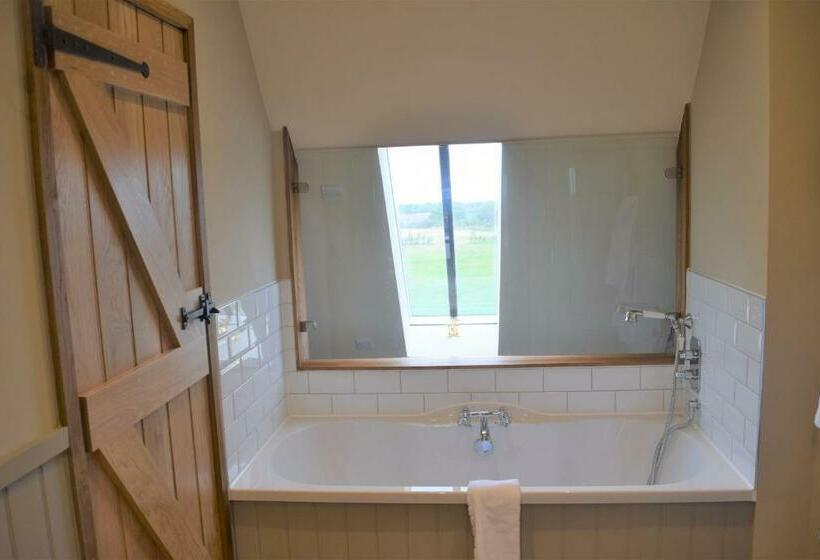 فندق The Plough Inn