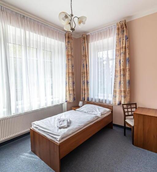 Letní Pobyt Na Hotelu Samechov V Posázaví