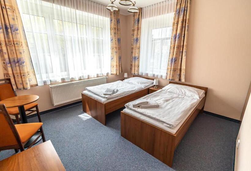 Letní Pobyt Na Hotelu Samechov V Posázaví