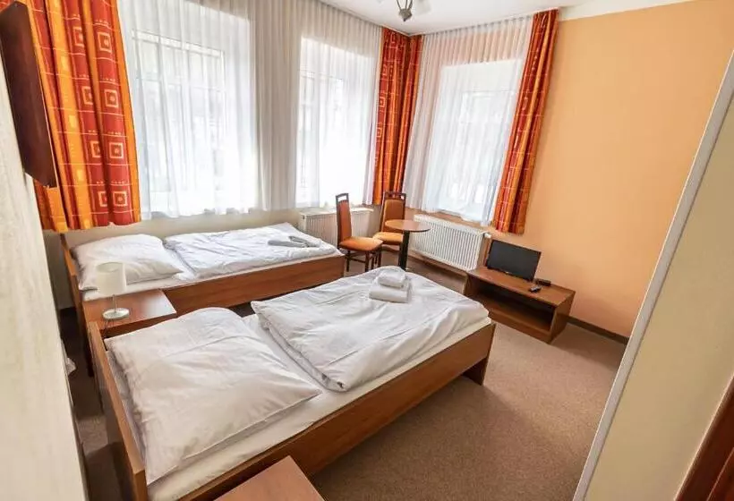 Letní Pobyt Na Hotelu Samechov V Posázaví