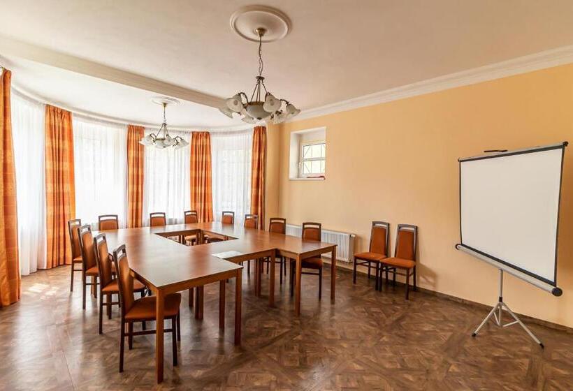 Letní Pobyt Na Hotelu Samechov V Posázaví