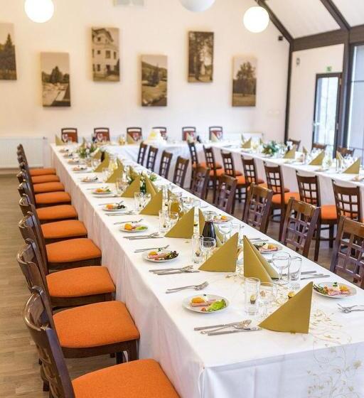 Letní Pobyt Na Hotelu Samechov V Posázaví