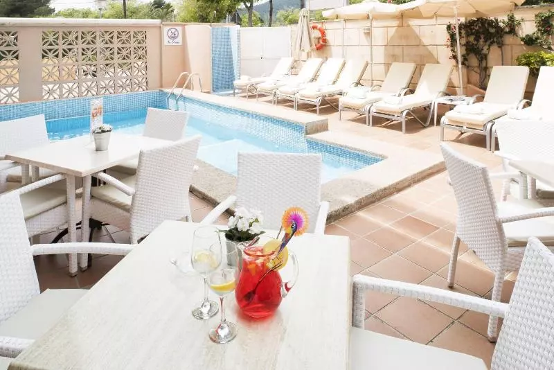 مسافرخانه Hsr Gil