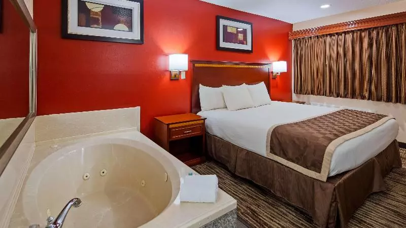 فندق Best Western Executive Inn