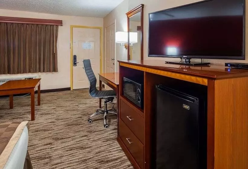 فندق Best Western Executive Inn