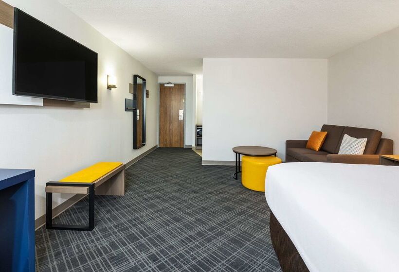 בית מלון כפרי Comfort Inn & Suites