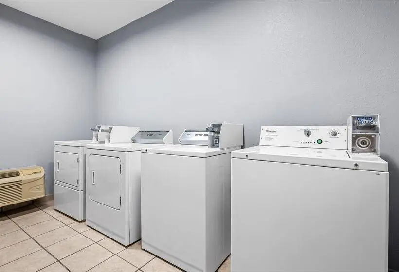 ホテル Fort Stockton Inn & Suites