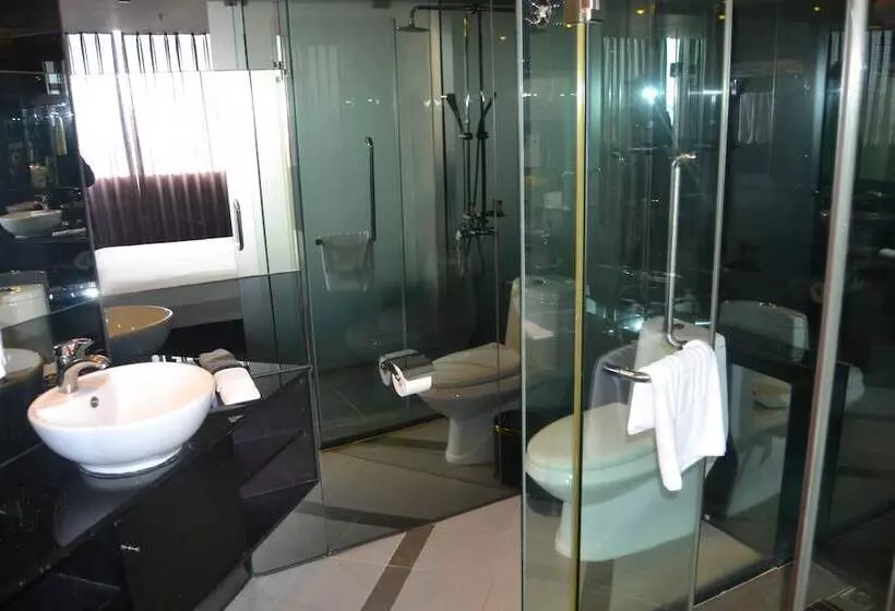 ホテル Henry Business