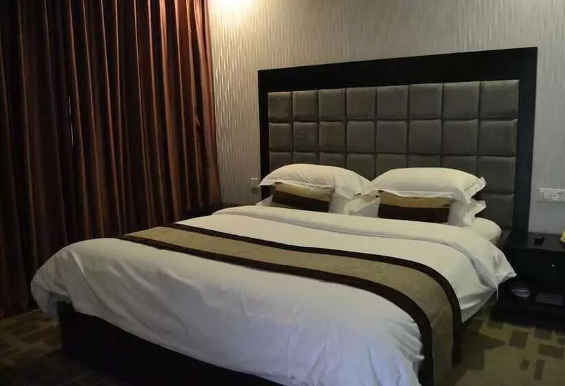 ホテル Henry Business