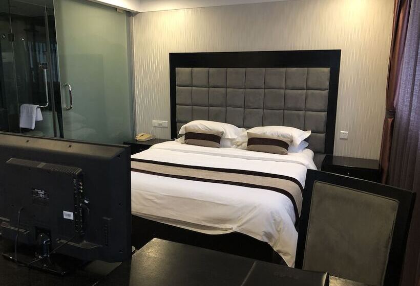 酒店 Henry Business