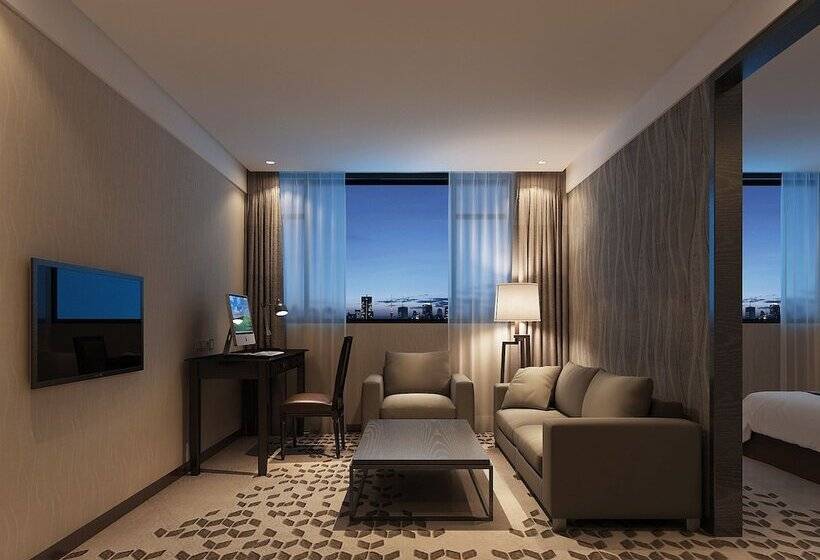 酒店 Henry Business