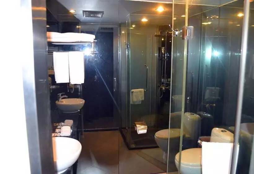 ホテル Henry Business