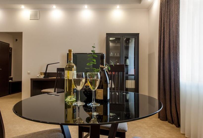 בית מלון כפרי Kaluga Plaza