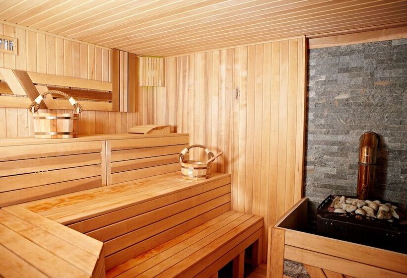 בית מלון כפרי Kaluga Plaza