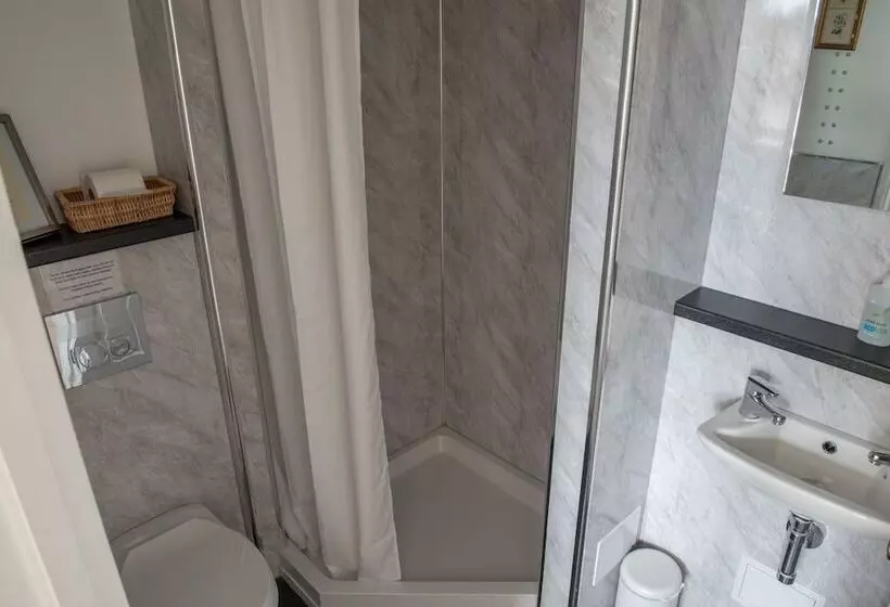 Отель Toothbrush Rooms At Lattice Lodge   Guest Kitchen & Ev Recharging