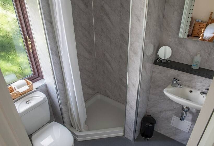 בית מלון כפרי Toothbrush Rooms At Lattice Lodge   Guest Kitchen & Ev Recharging