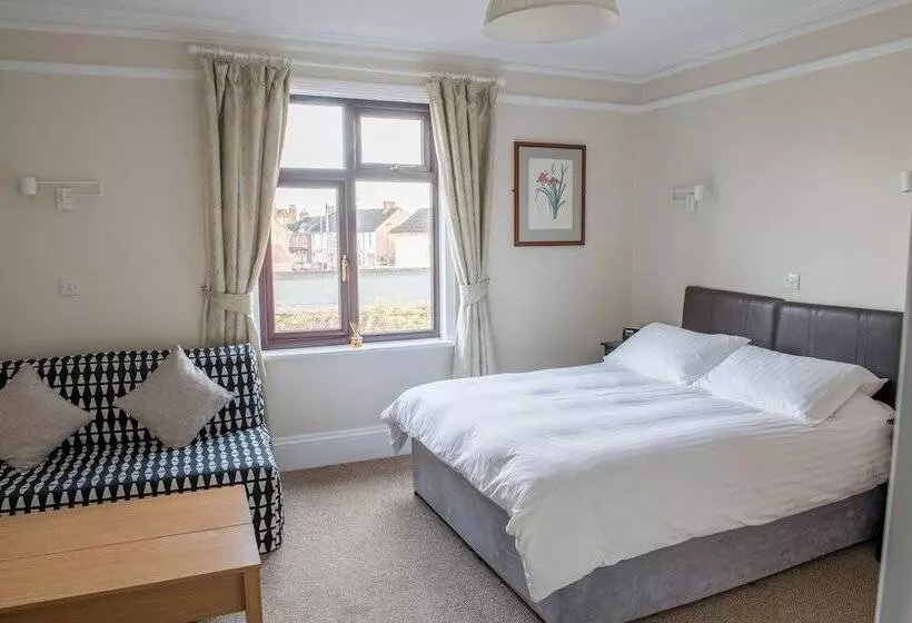 Отель Toothbrush Rooms At Lattice Lodge   Guest Kitchen & Ev Recharging