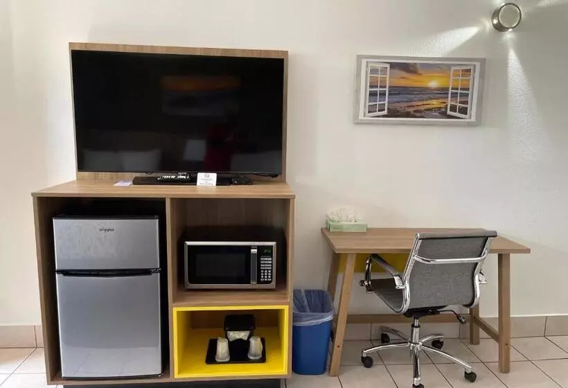 Отель Newport Coast Inn