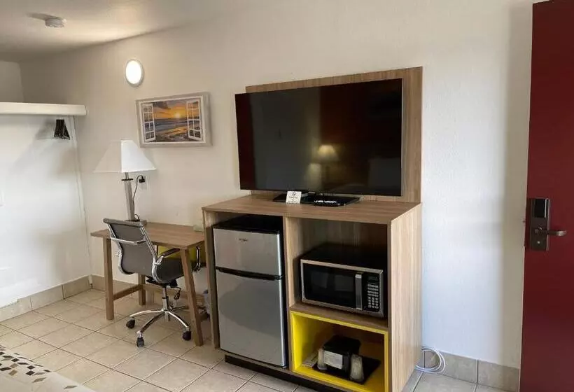 Отель Newport Coast Inn