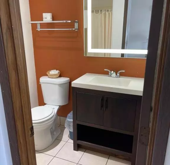 Отель Newport Coast Inn