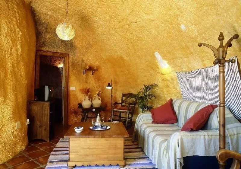 Отель Rural Los Caracoles