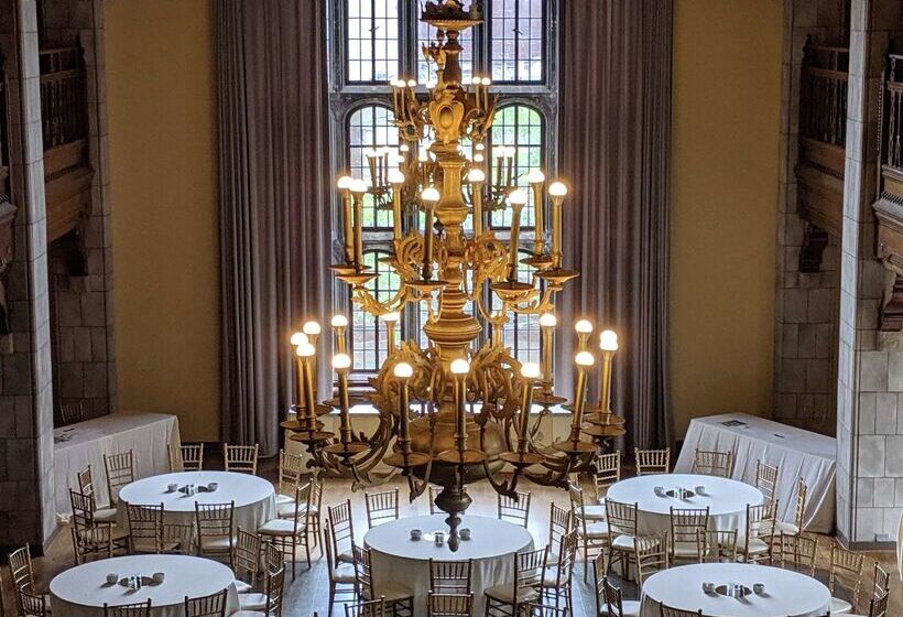 The Tudor Arms Hotel Cleveland A Doubletree By Hilton