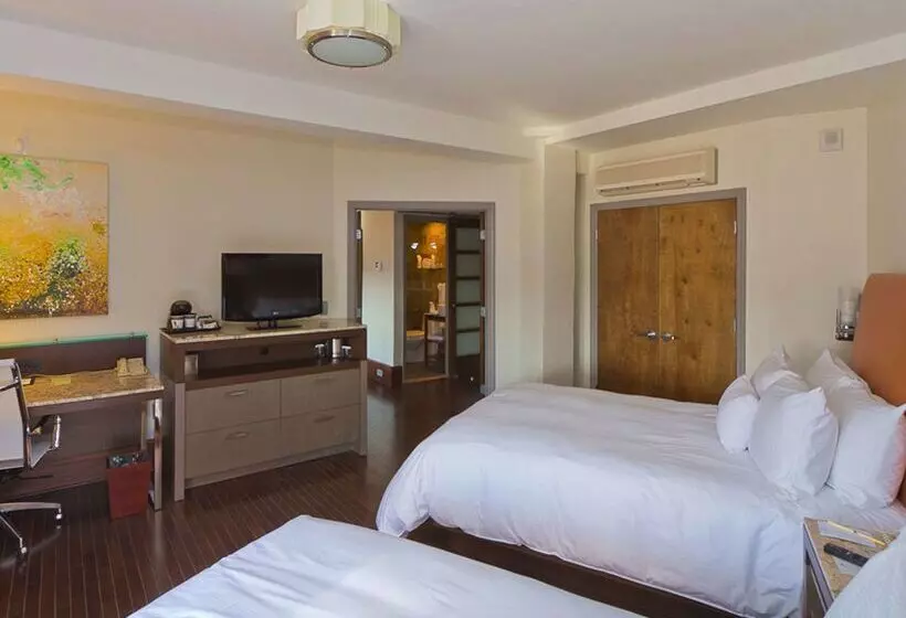 The Tudor Arms Hotel Cleveland A Doubletree By Hilton