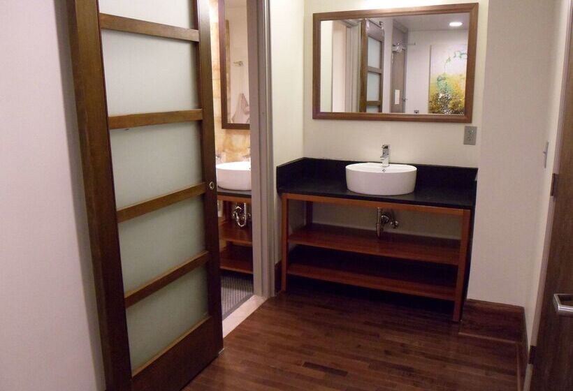 The Tudor Arms Hotel Cleveland A Doubletree By Hilton