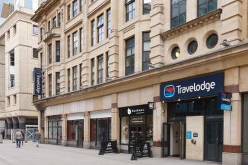 酒店 Travelodge Cardiff Central Queen Street