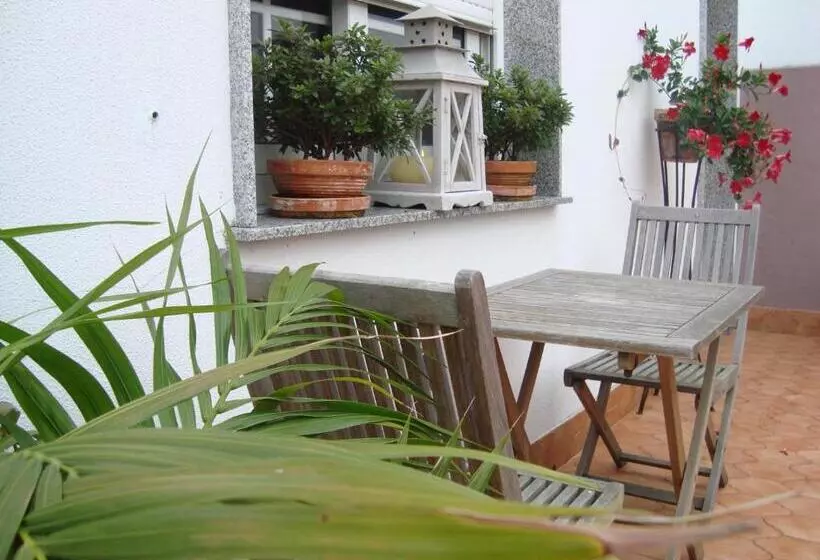 膳宿费 Ribeira De Fefiñanes