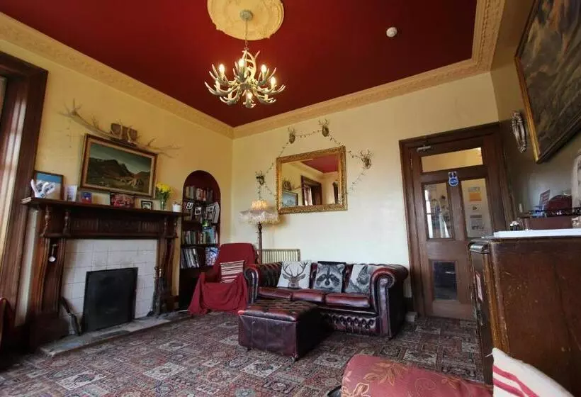 ユースホステル Fort William Backpackers