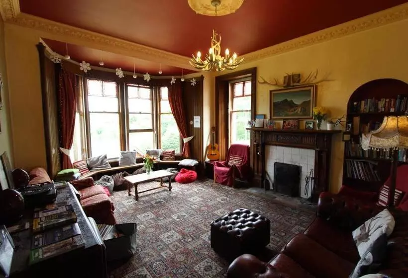 ユースホステル Fort William Backpackers