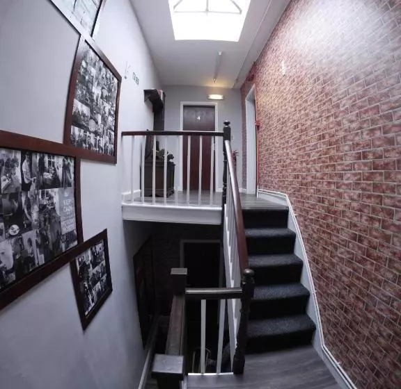 Общежитие Midtown Lodge