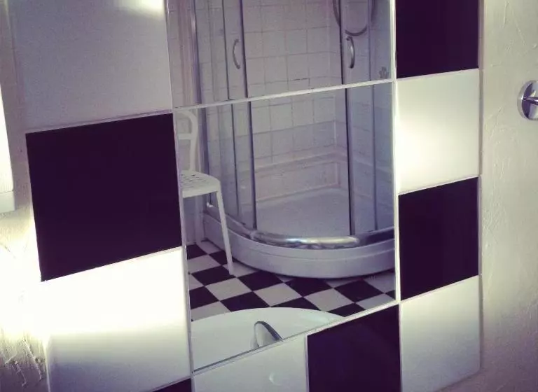 Общежитие Midtown Lodge