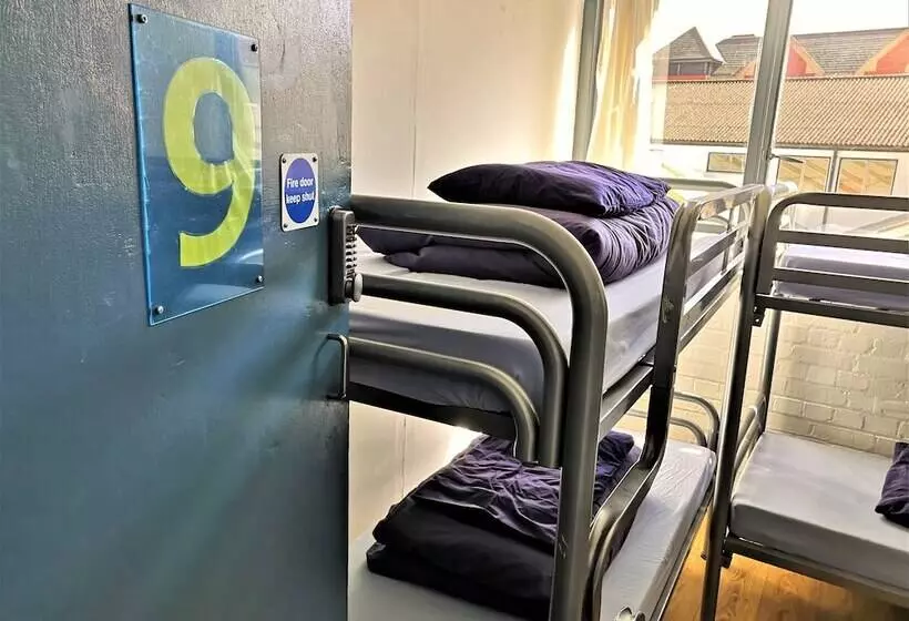 هاستل Oxford Backpackers