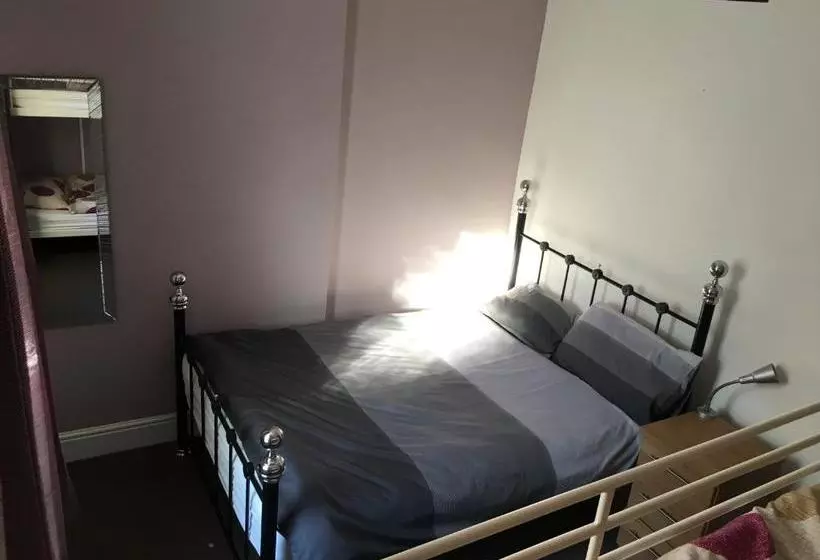 هاستل The Bunkroom