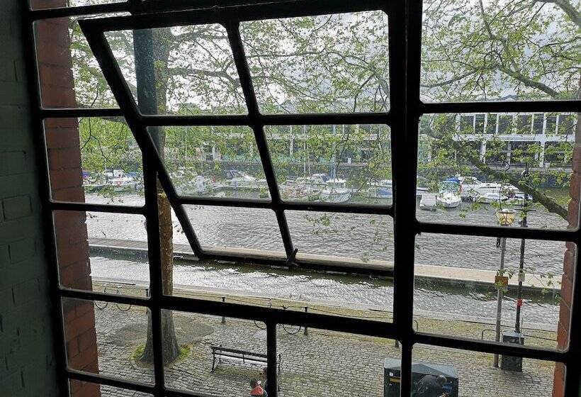 فندق صغير Yha Bristol