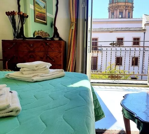 ベッドアンドブレックファースト Cavour Il Conte Camillo Bed&breakfast