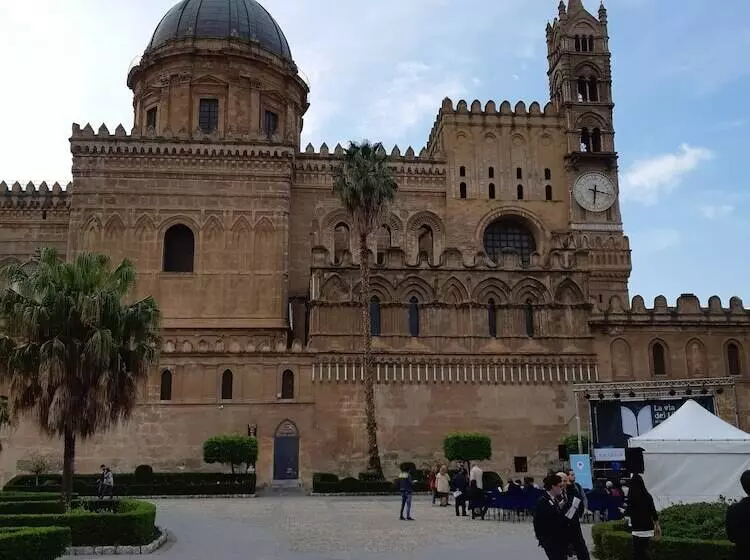 ベッドアンドブレックファースト Cavour Il Conte Camillo Bed&breakfast