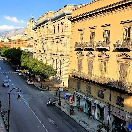 ベッドアンドブレックファースト Cavour Il Conte Camillo Bed&breakfast