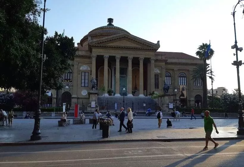 ベッドアンドブレックファースト Cavour Il Conte Camillo Bed&breakfast