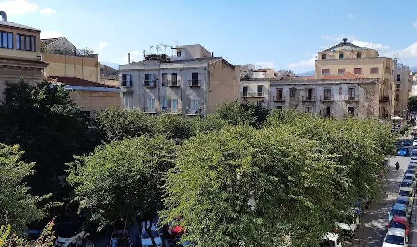 ベッドアンドブレックファースト Cavour Il Conte Camillo Bed&breakfast