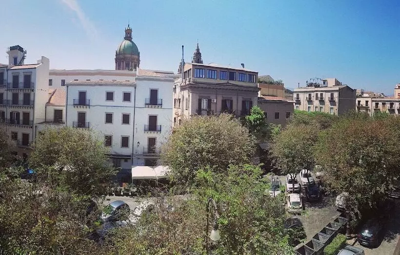 ベッドアンドブレックファースト Cavour Il Conte Camillo Bed&breakfast