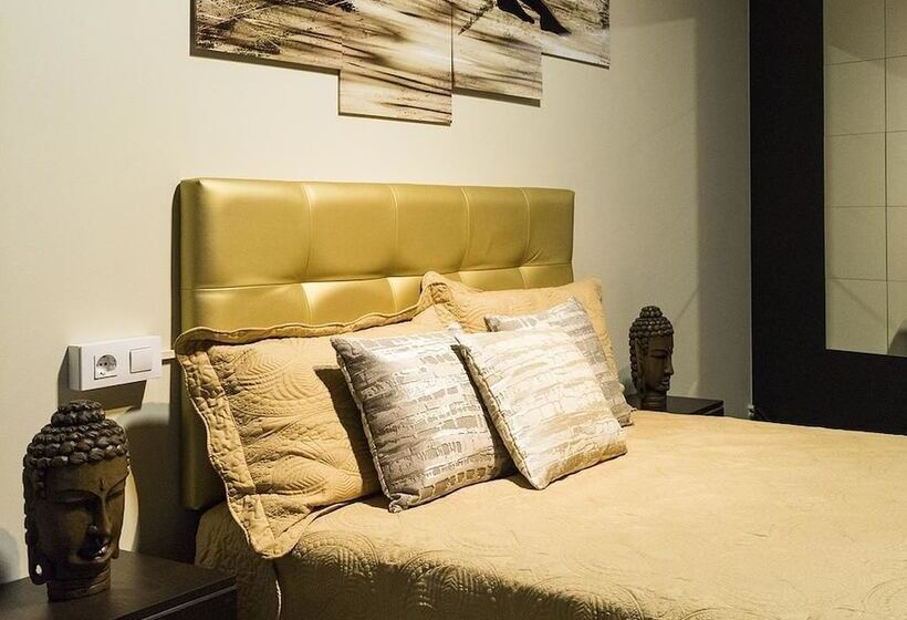 Bed and Breakfast Estrella Suites Hostel