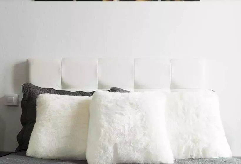 Bed and Breakfast Estrella Suites Hostel