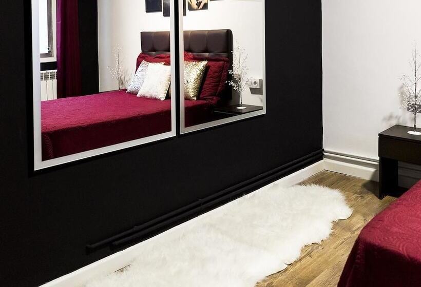 Bed and Breakfast Estrella Suites Hostel