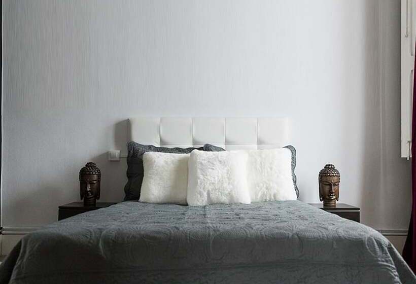 Bed and Breakfast Estrella Suites Hostel